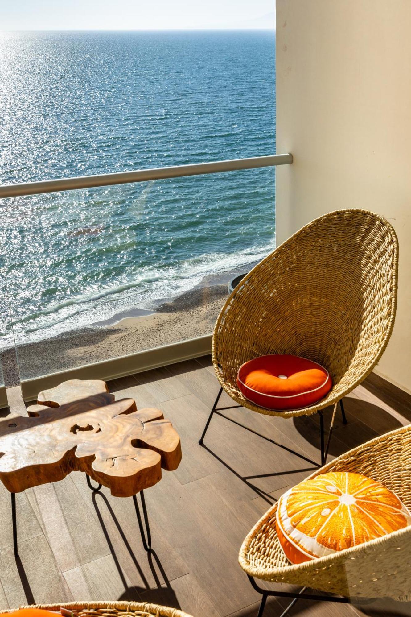 Harbor 13008A Artistic Beachfront Studio By Moikkarentals Puerto Vallarta Exteriör bild